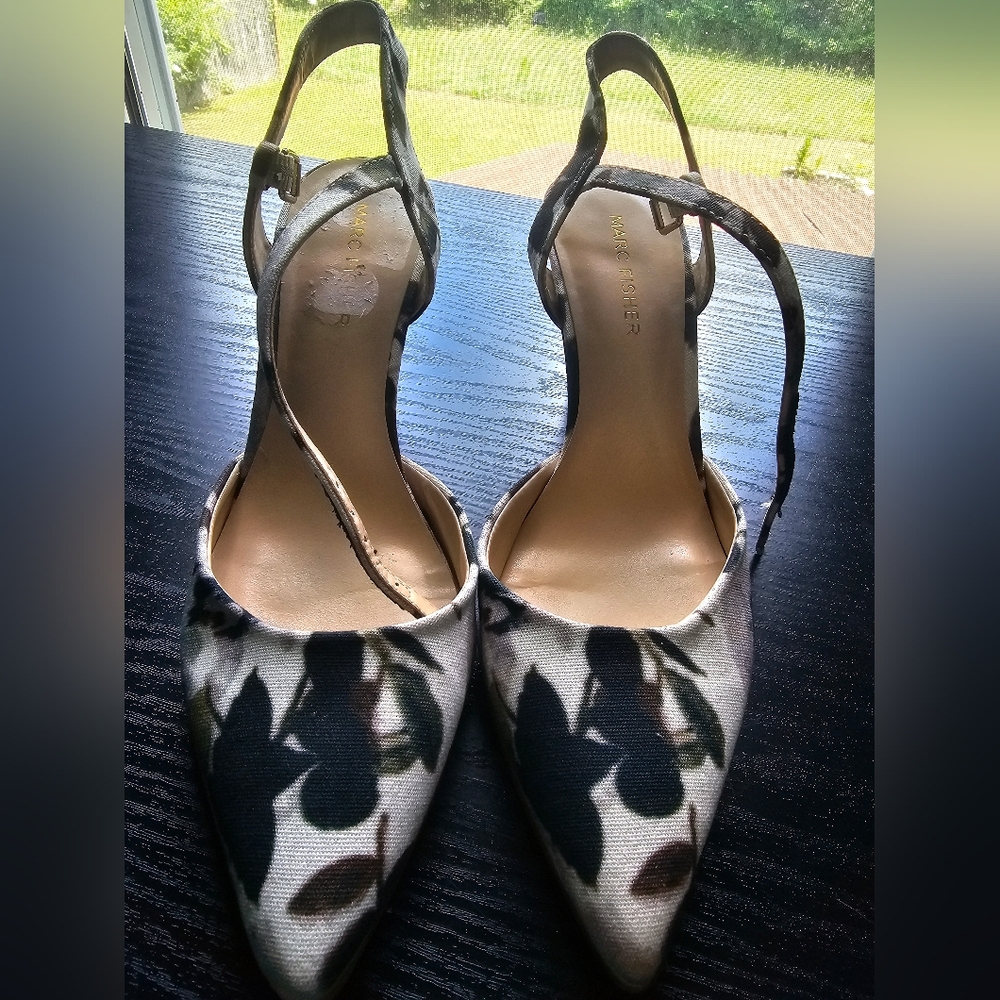 Marc Fisher Ivory and Black Floral Shoes Women's Size 6.5